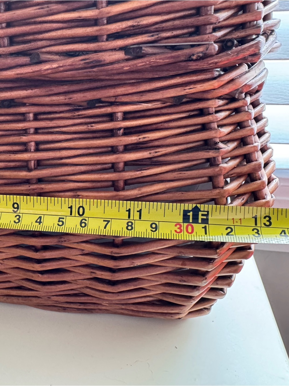 Vintage-Style Woven Wicker Insulated Picnic Basket Cooler - Picture 10 of 15